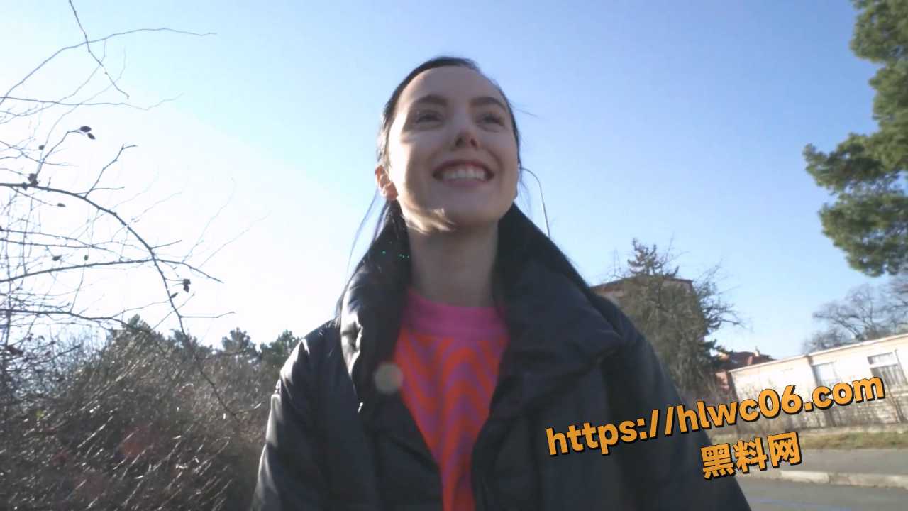 捷克街头钞能力系列 钞票勾引清纯美女 秒变母狗深喉舔屌