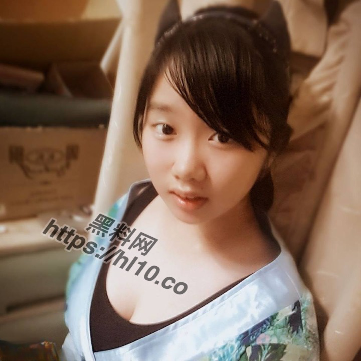 18岁的高三反差婊女友经过男主的培育现已长成E罩杯！