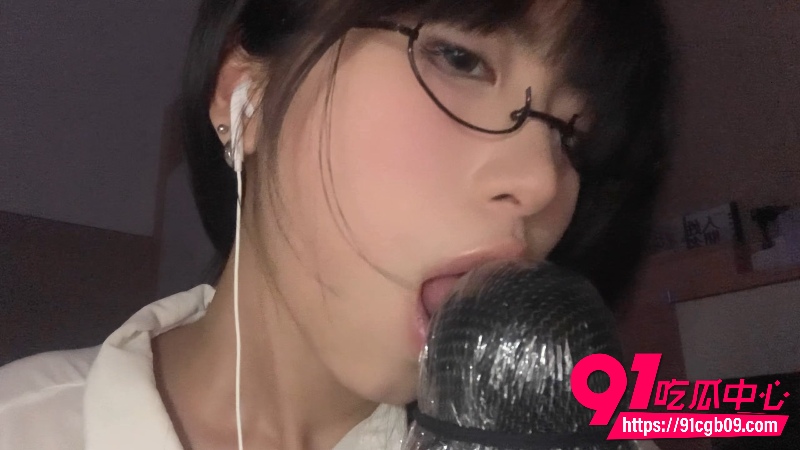 超反差眼镜少女 小0觉觉猪9 超反差眼镜少女 小0觉觉猪9