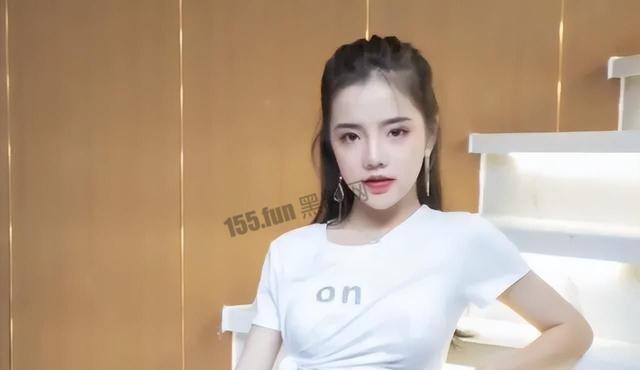 潘甜甜 最鲜嫩下海的暗黑少女  现疑上岸做户外直播