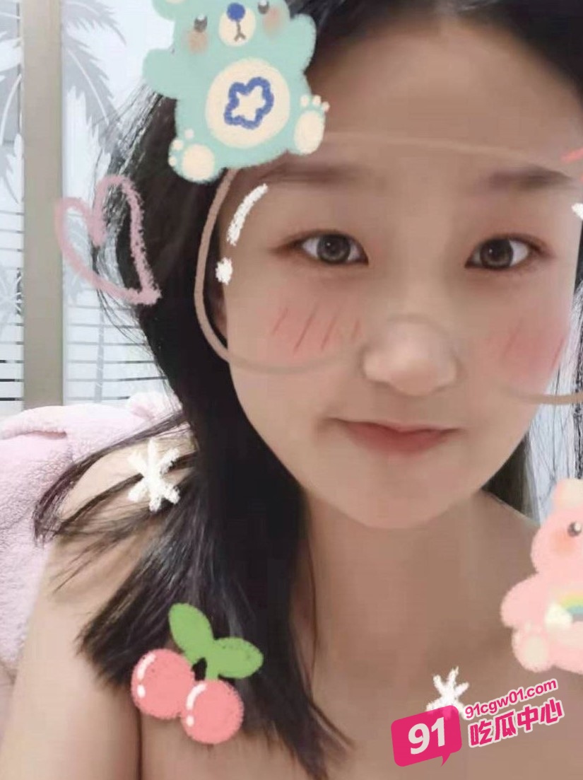 太原师范学院大三学姐何珺俐被男友曝光不雅做爱视频！可爱妹子秒变公交车！ 配图6