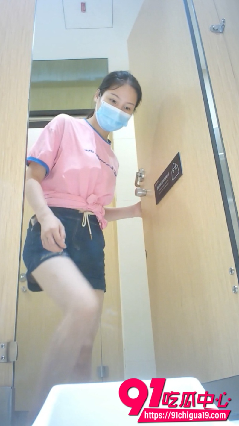 商场女厕全景偷拍3