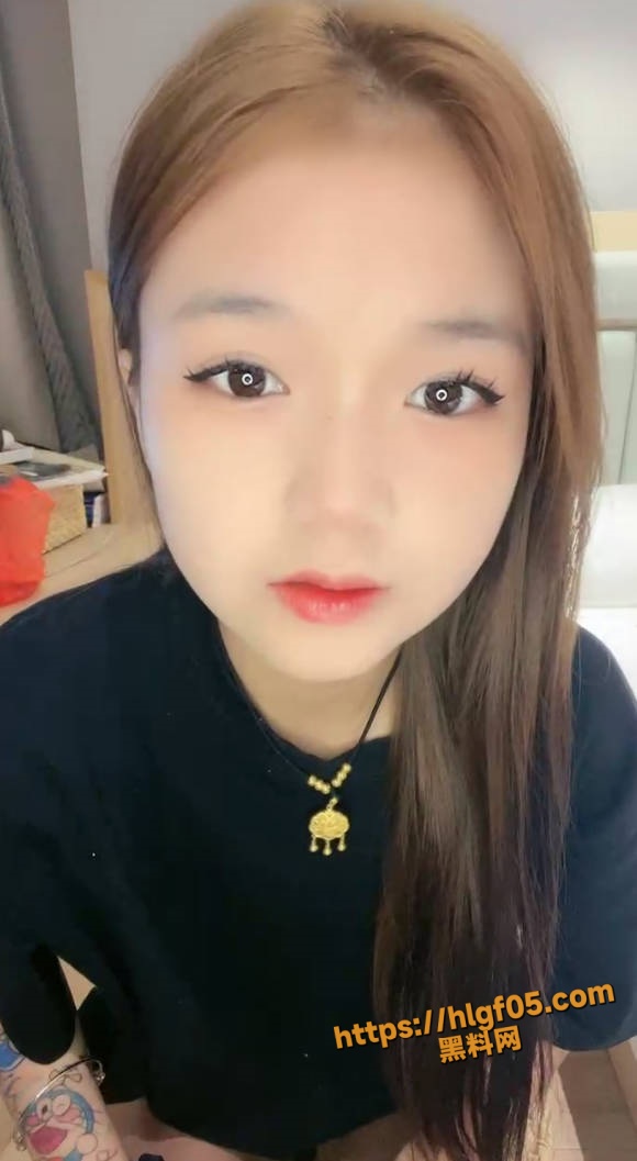 尤物清纯甜19岁美少女 小不点瑶瑶 独自酒店直播发骚 贫乳苗条身材 粉嫩一线天馒头B！