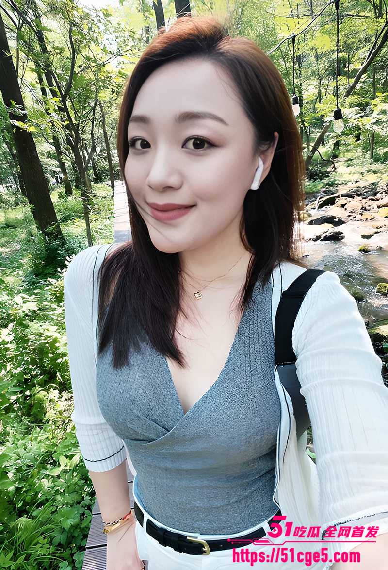 哈尔滨气质少妇 罗雨薇 约炮私拍  第一视角欣赏臀浪翻滚 代入感爆棚！