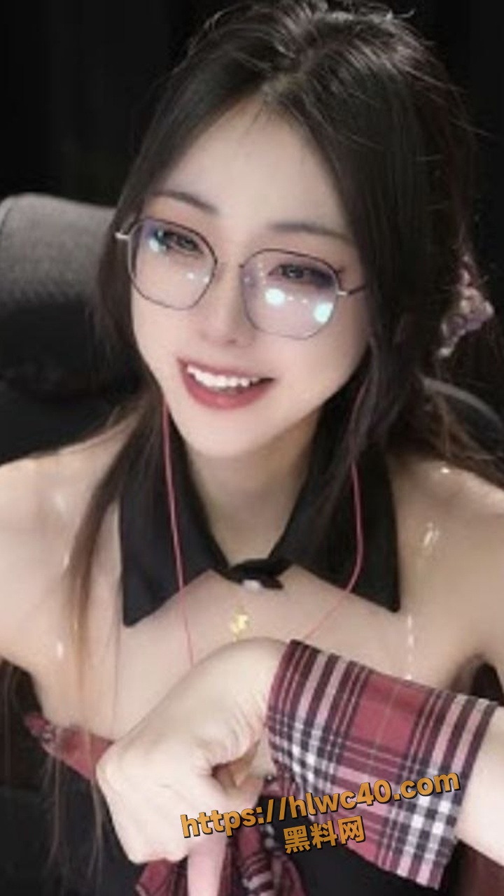 B站擦边主播 灌注大白菜 清纯眼镜甜妹 早期自慰福利视频合集
