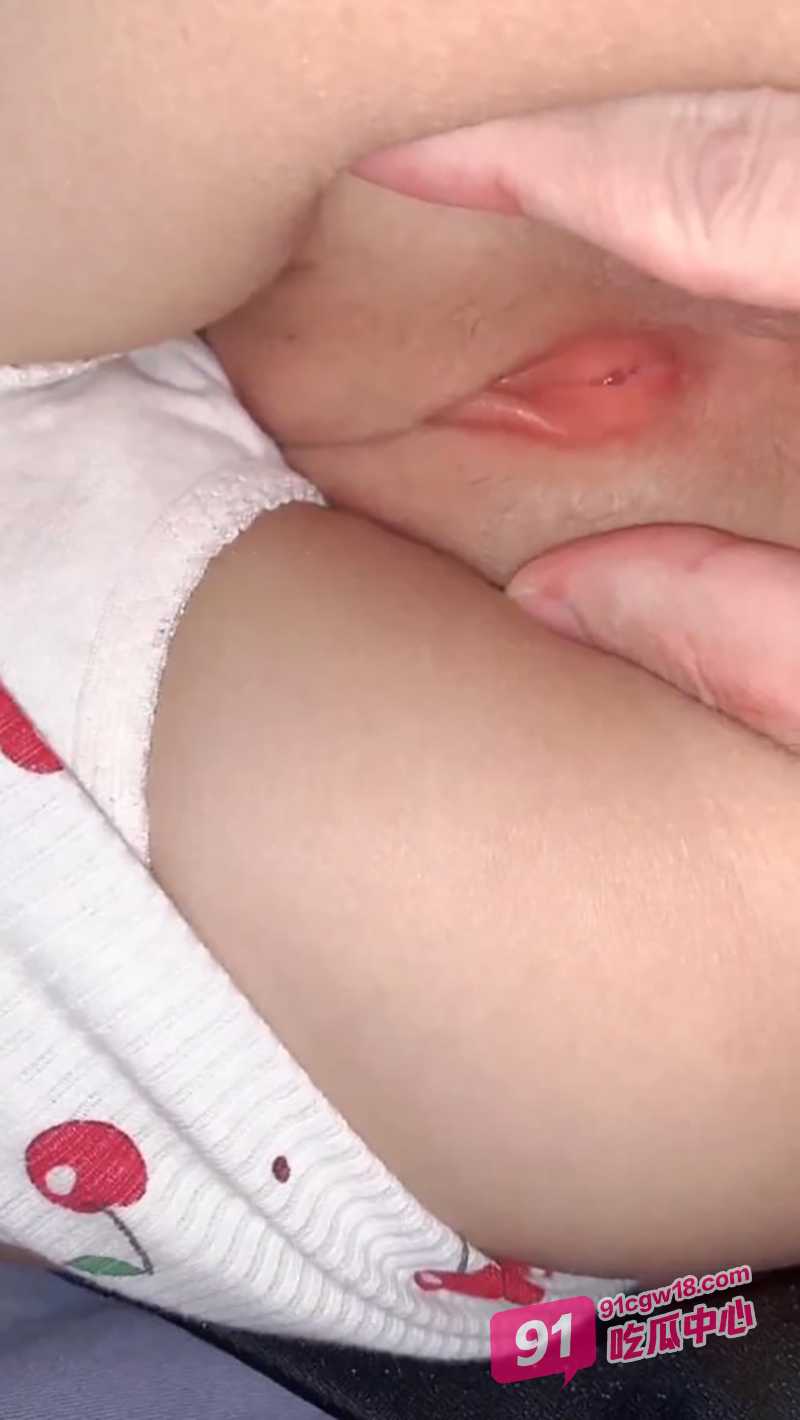 海角乱伦之兄妹乱伦～精虫上脑强上醉酒白虎处女妹妹~ 配图3