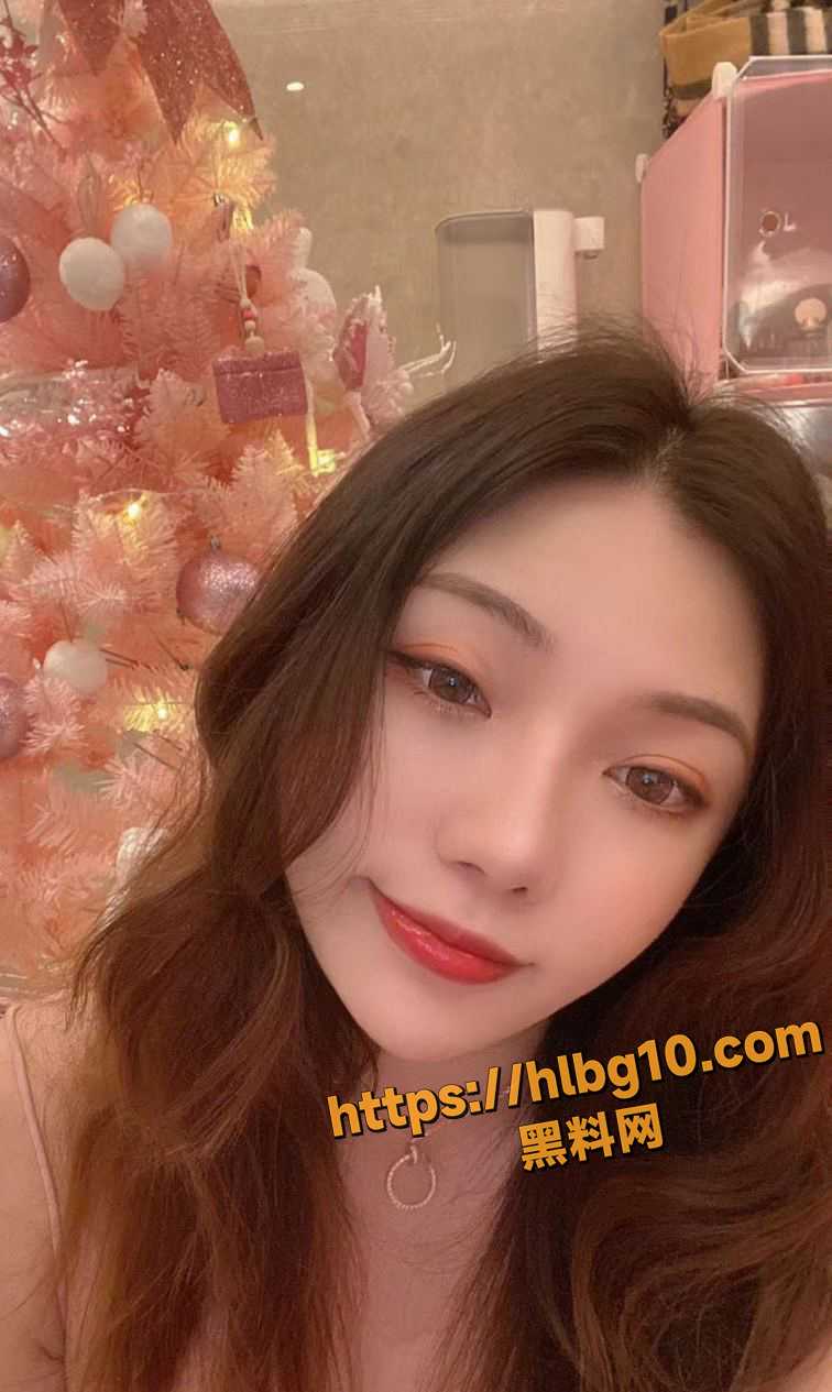 上海宝洁女主管反差，职场女强人淫穴被同事猛扣，跟同事papa的记录流出！