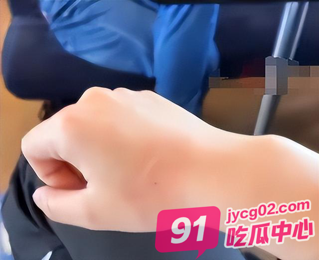 女学生高铁上提醒男子不要脱鞋反被打？好在结局大快人心！ 配图3