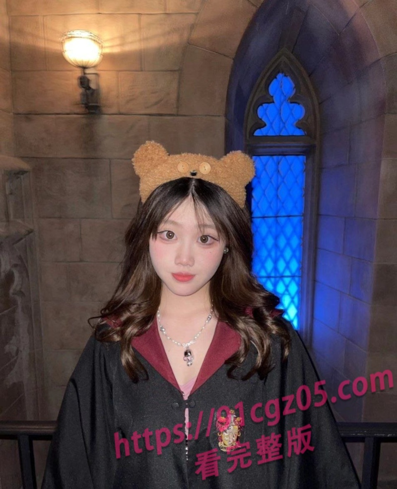 重庆纯欲女大学生性爱视频流出！床上娇羞与淫荡并存诱人至极～
