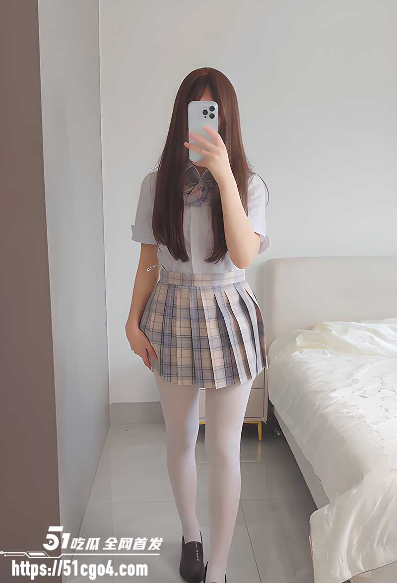 极品美女米胡桃MeeHuTao清纯JK制服自慰视频1拷贝