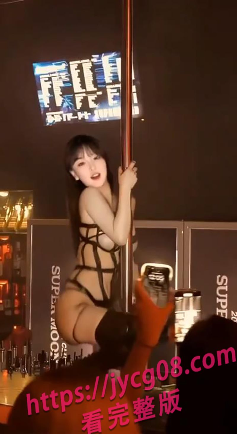 韩国夜店节目曝光 女模穿搭大胆表演张力堪比大片 配图2