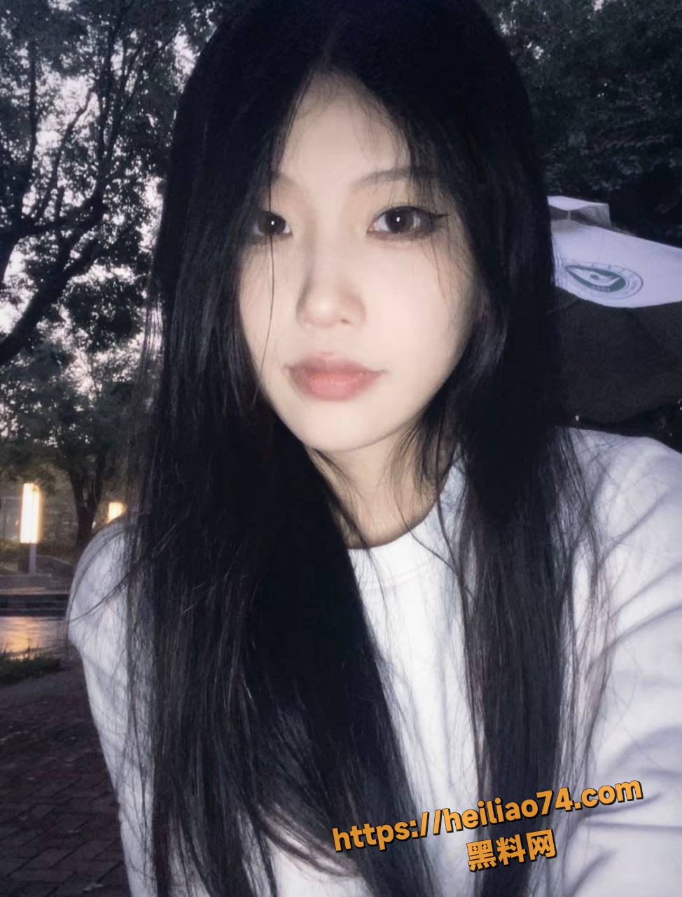 小红书顶级小网美 神颜御姐身穿女仆装 任由金主爸爸随意调教 表情享受又销魂