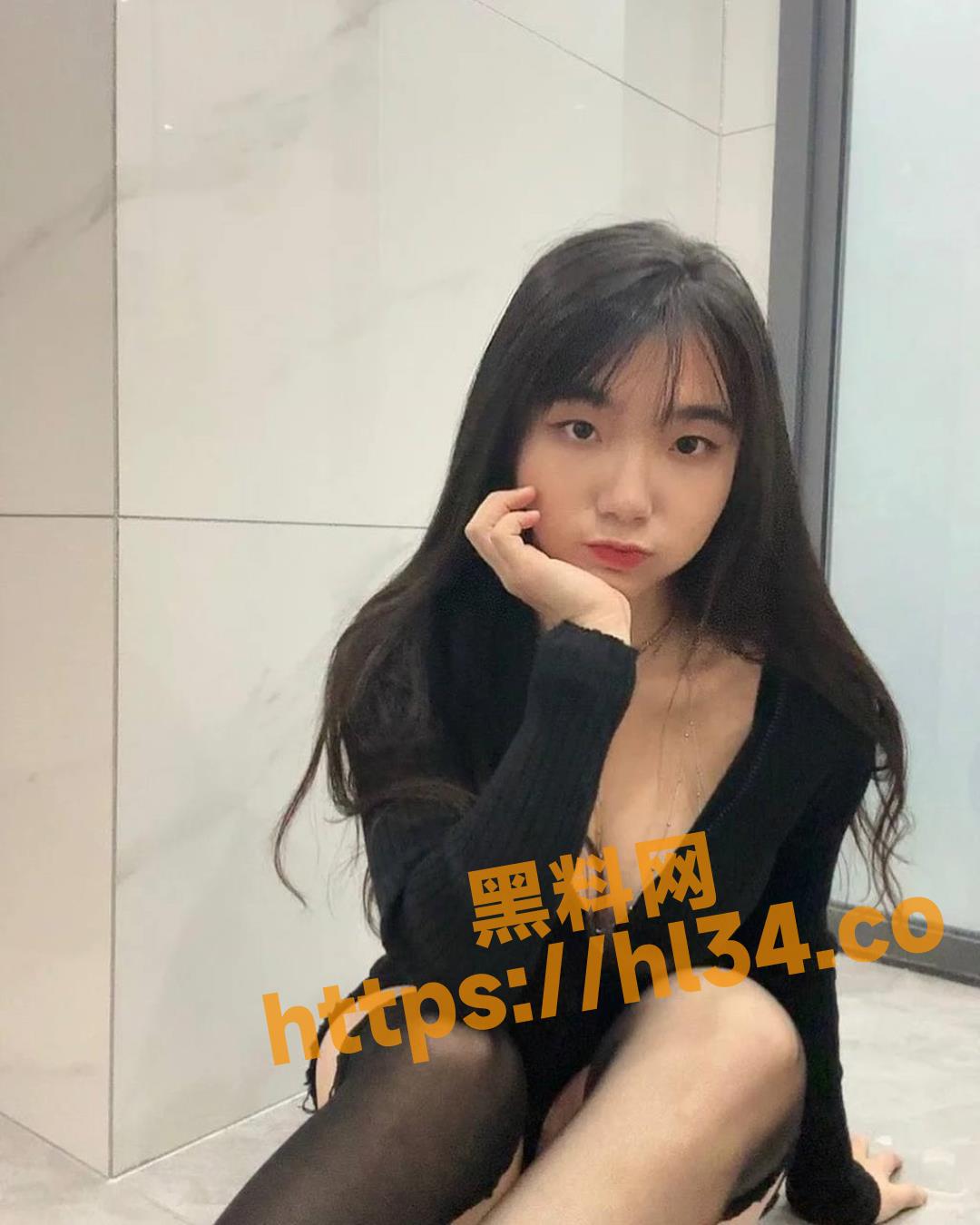 朋友妻一起骑 绿帽奴最爱的群P 看着自己的妻子被干翻