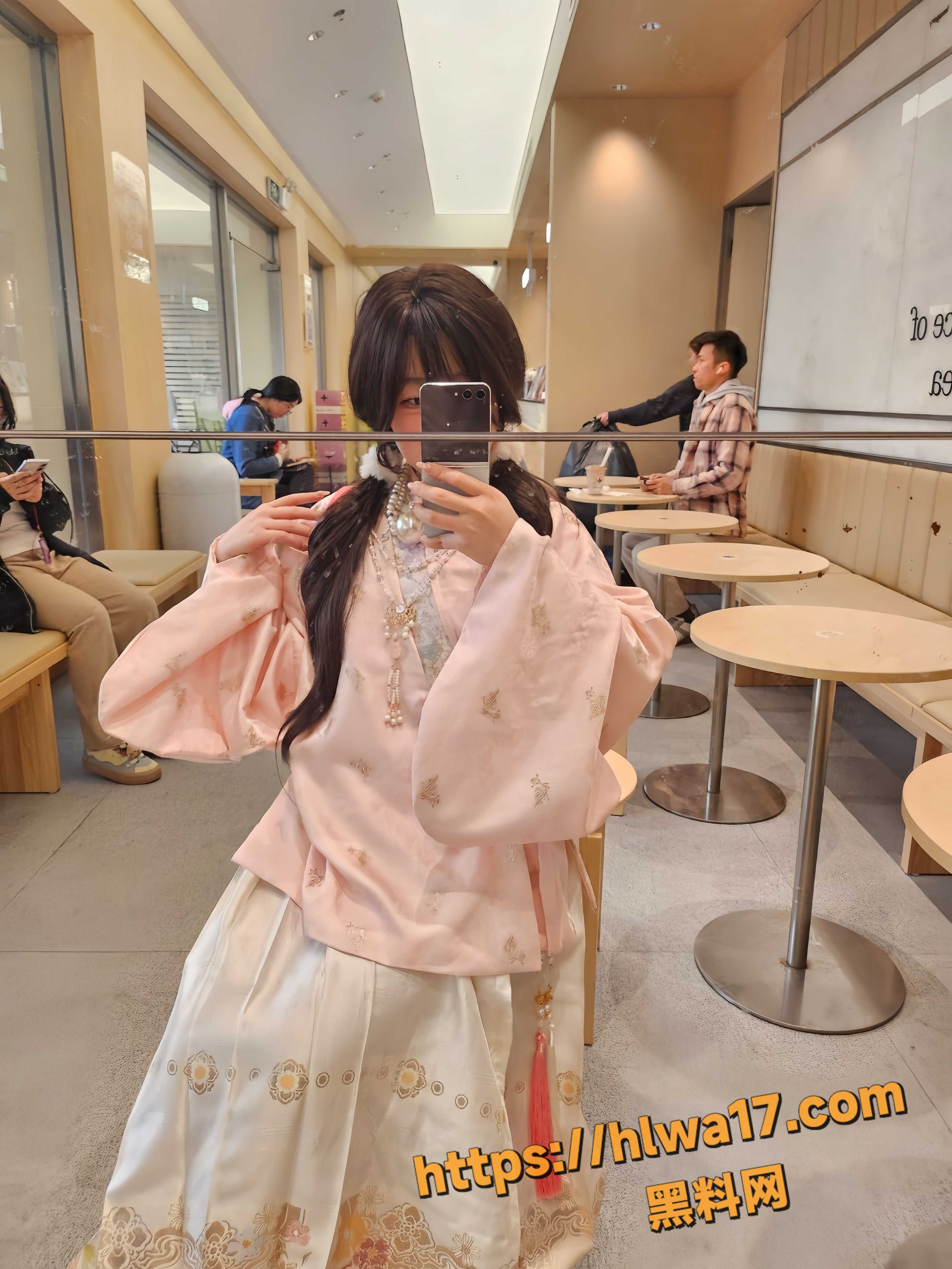 极品学生妹 大尺度私拍流出 性感瑜伽裤诱惑肛塞自慰 深喉口交被顶到翻白眼！