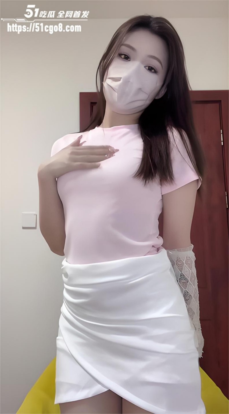 女主播 桃子  直播录屏 高挑身姿全裸展示 道具震穴淫水横流！