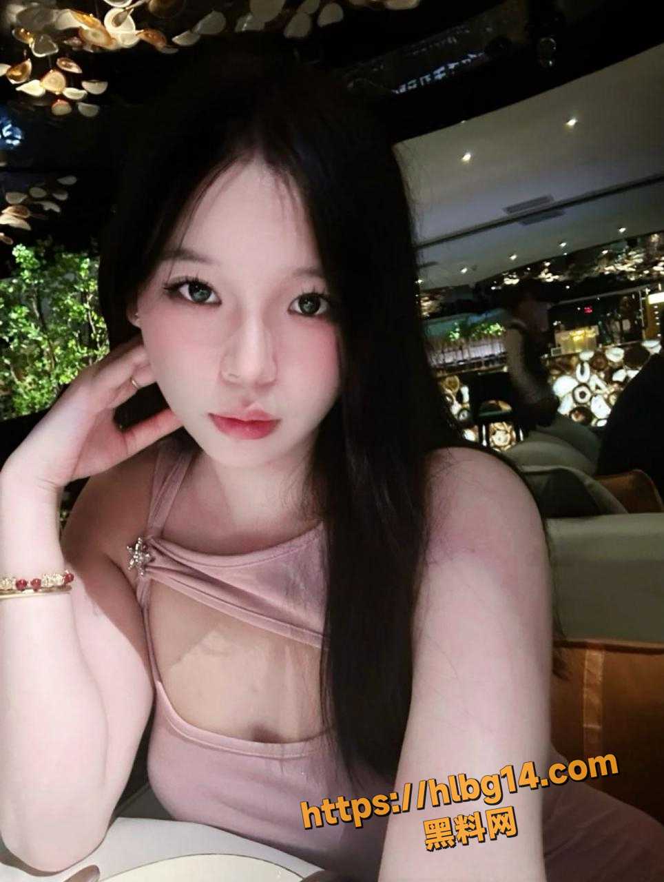 抖音小网红 李祚瑶 高颜值清纯型嫩妹 难得的照片和视频如出一辙 天生丽质型女神！