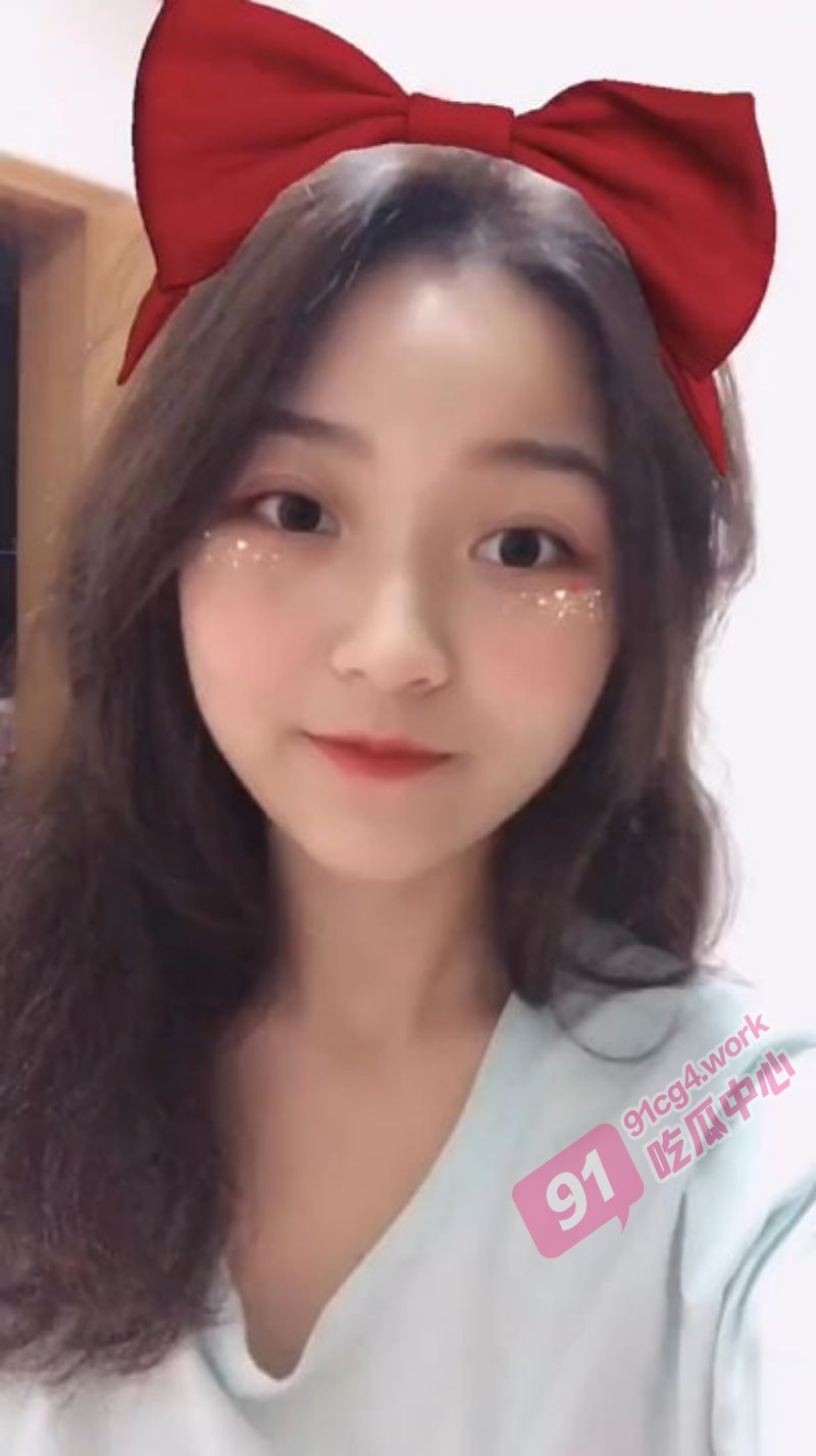 山西极品清纯小妹 背地里却是背着男朋友出来偷情的骚货 惨遭其炮友曝光性爱视频！