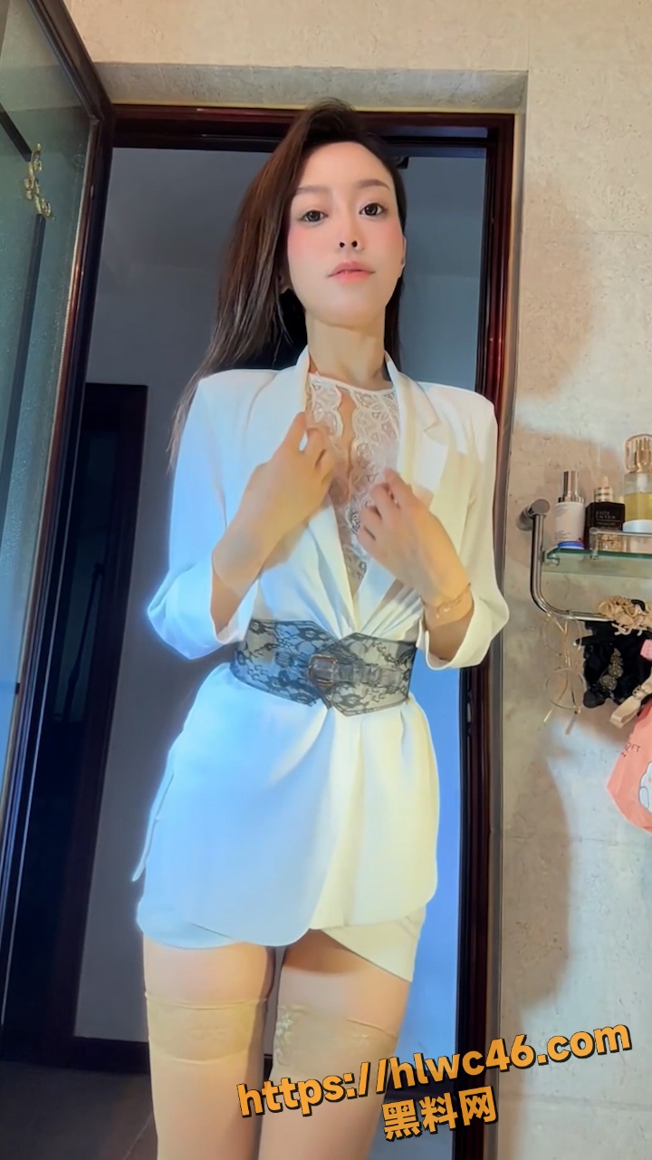 快手大奶少妇 真真 风骚裸舞诱惑 道具自慰模拟口交一脸享受