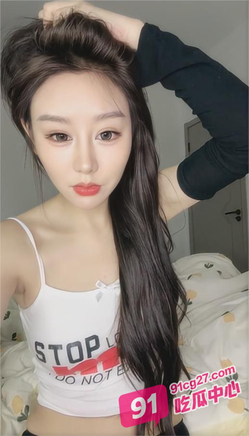 娇俏少妇惹火撩人 直播上演性爱大秀 惹得舔狗们疯狂打赏！