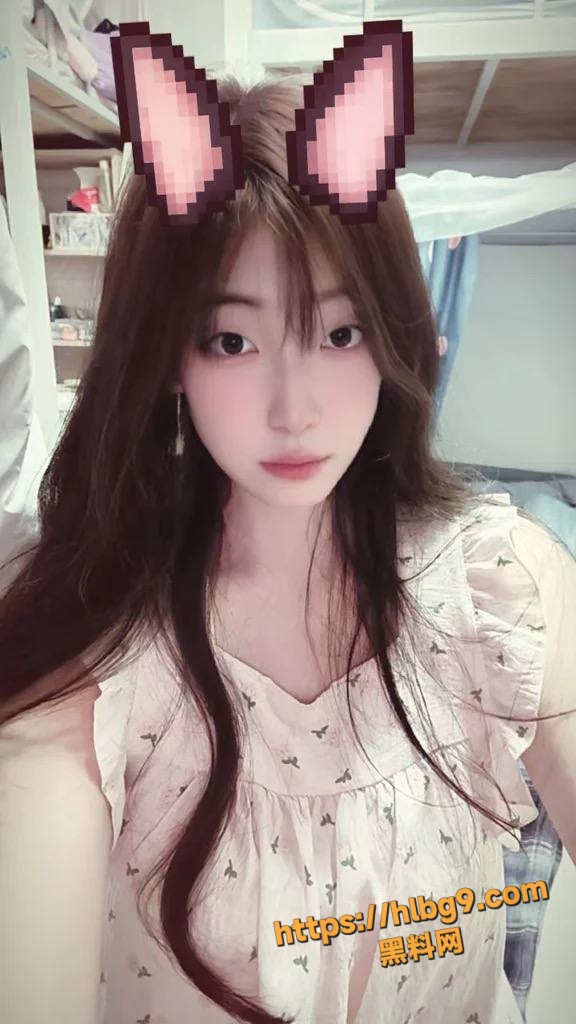 河南高颜值极品女神钱雨晴反差曝光 07骚逼3P性爱视频流出 最喜欢多人运动 一人满足不了的骚货！