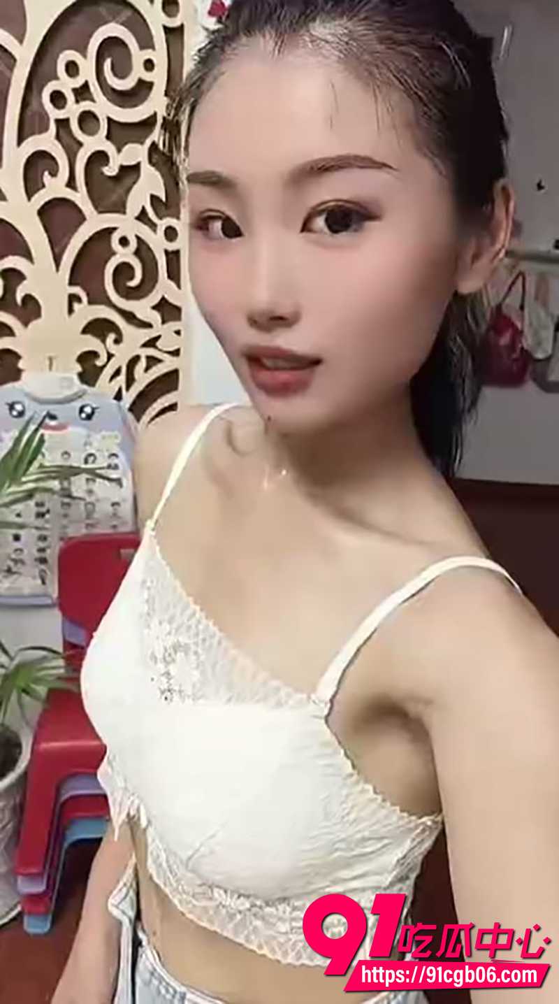浙江杭州夫妇绿帽癖曝光 结婚当天献妻给老兄弟爆操 化身极品骚母狗 下体惨遭精液灌满！