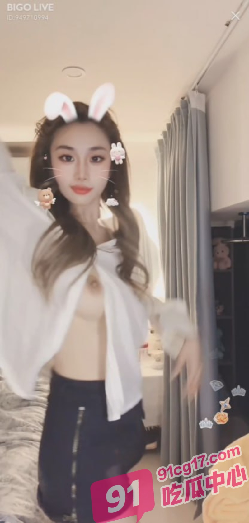 直播间高质量美女露点闪现合集 擦边这一块还得看老外 尺度比国内大多了