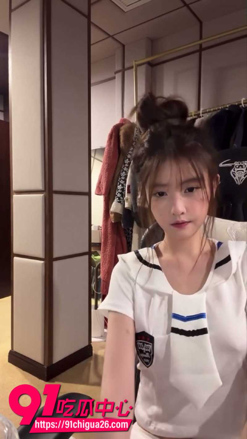 抖音847W粉丝女网红杀猪饲料直播走光6 抖音847W粉丝女网红杀猪饲料直播走光6