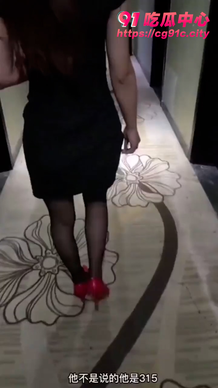 黑丝美腿女财务居然馋我身子？ “今天你一定要让我潮喷哦！”