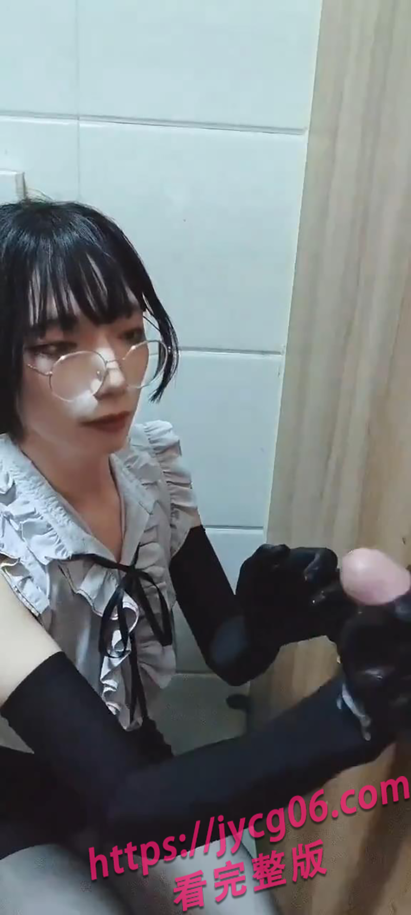 成都小男娘厕所鸟洞接客！事后还回忆心得？ 配图3