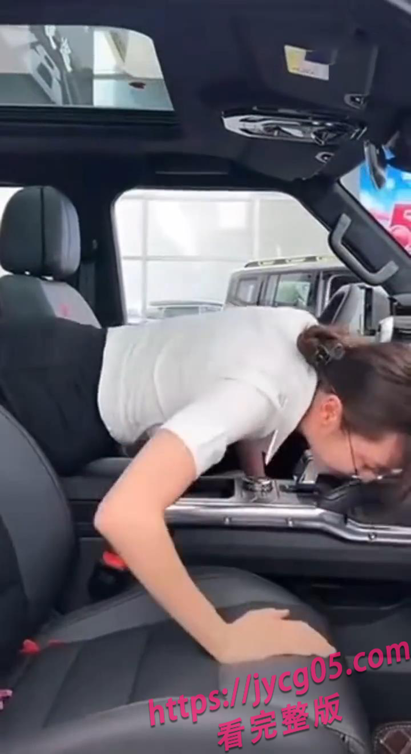 卖车变卖肉 女主播极限擦边博流量 捷途直播间遭永封！ 配图3