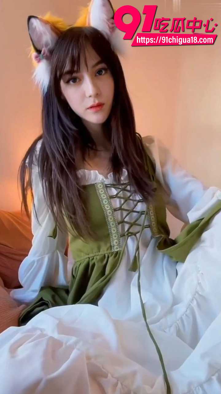 AI换脸迪丽热巴变身可爱小狐狸2 AI换脸迪丽热巴变身可爱小狐狸2