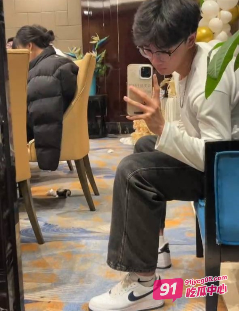 盘锦学生王庸昊与女同学在酒吧做爱被拍 视频疯传全网！ 配图6