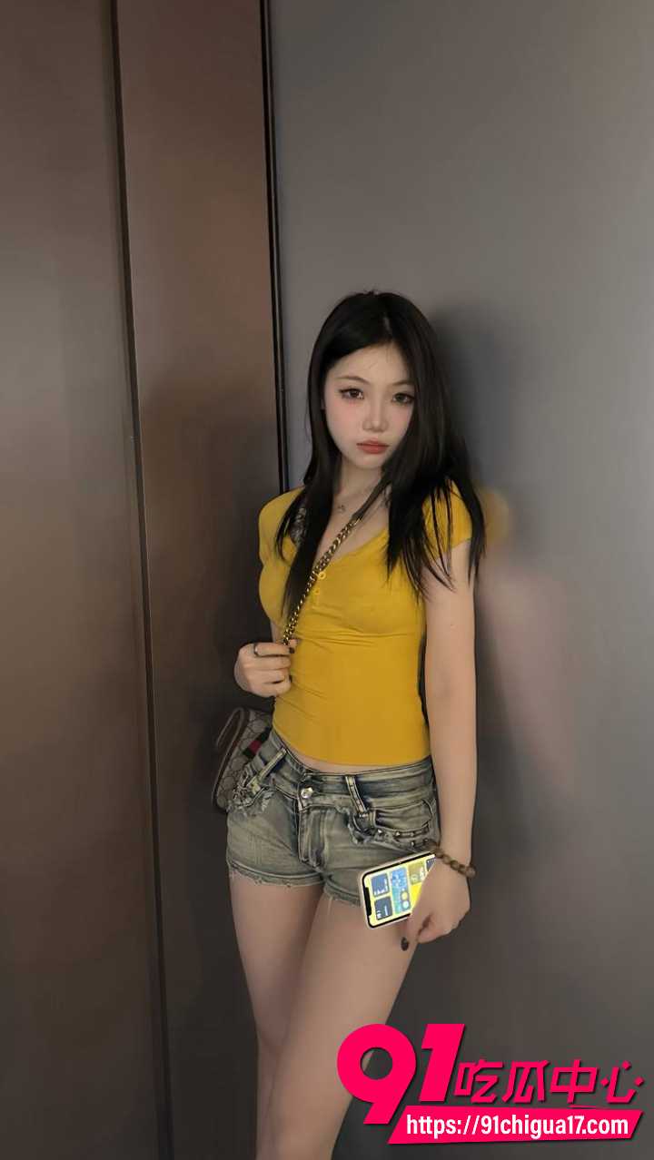 湖南反差女神小琳私下800任意玩弄7