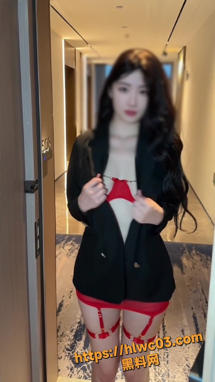 播音系女神 小美miyoki 福利蔬菜三部曲 胡萝卜茄子自慰 爽到抽搐淫水