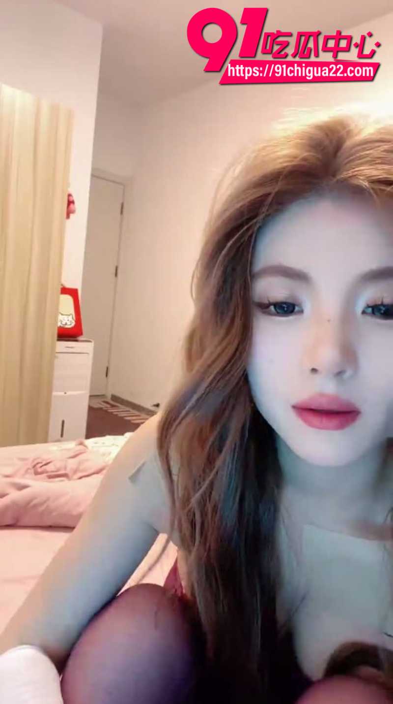 国产女网黄无敌七酱在线直播大秀 清纯的颜值下竟隐藏着小母狗最淫荡的一面