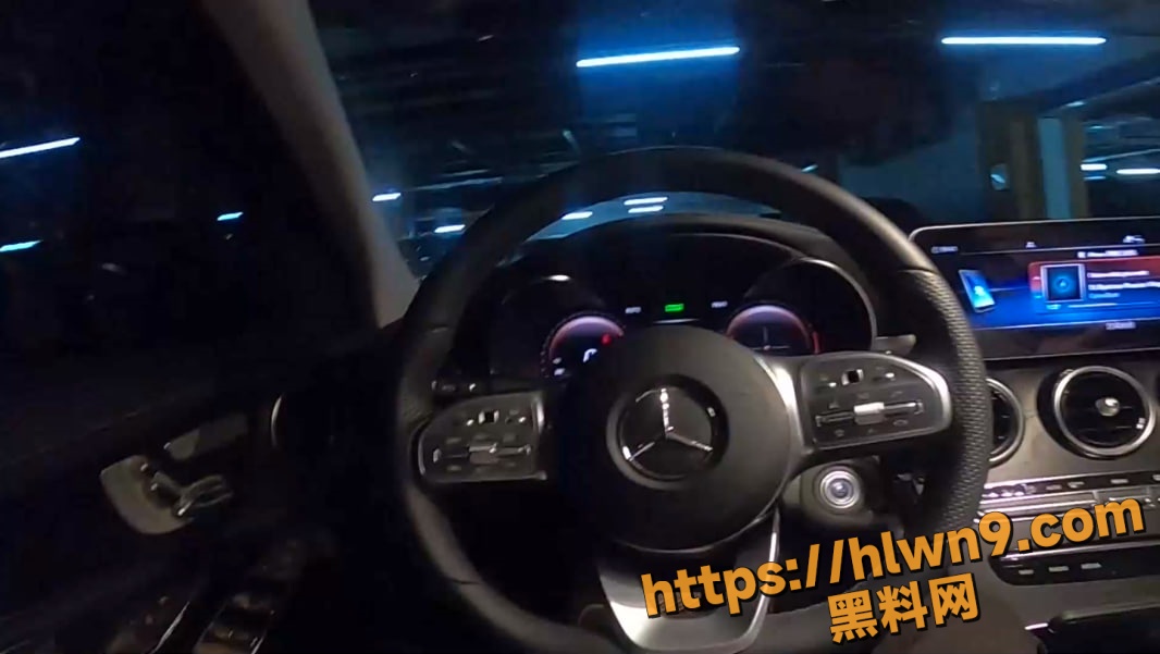 艺校校花约炮实录献出 黑丝一字马猛操淫穴享高潮 颈带项圈如狗般被蹂躏！