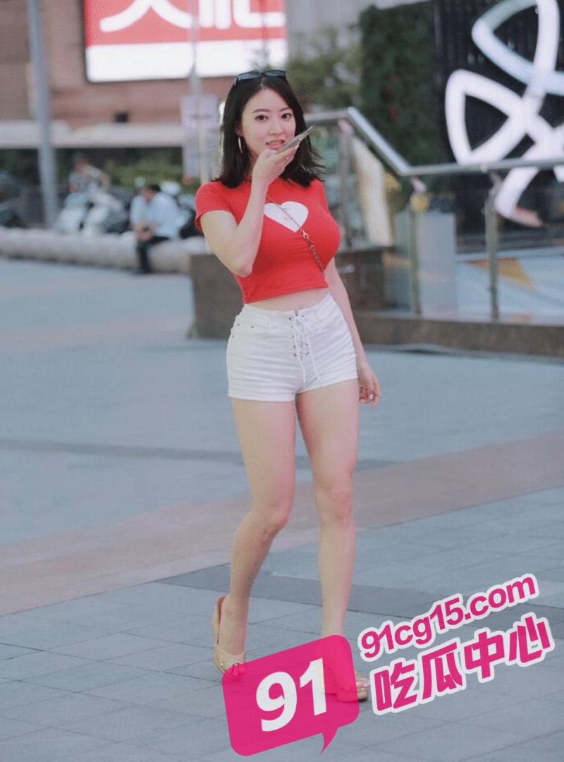 奇葩乱伦家庭 丈母娘伺候姑爷 女儿在旁摄像 三观炸裂视频流出