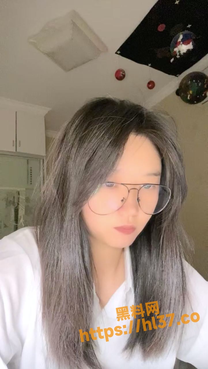 南京林业大学校花 何雯婷 考研二战独居期间深夜搞自慰！纯纯的清纯反差婊逆天操爱！