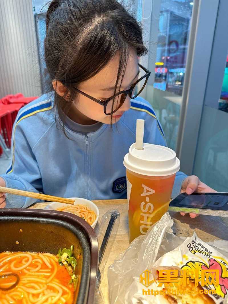 温州大学教师 金语嫣 前男友乳夹调教 猛猛输出稀疏阴毛嫩穴