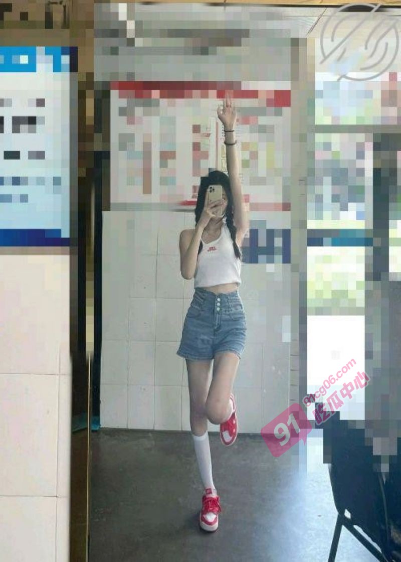 我的萝莉亲妹妹～变态哥哥酒后上头 趁妹妹熟睡 不管生理期强插内射！