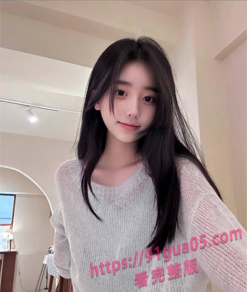 河北传媒学院校花杨依灵被曝光 清纯女神在竟外网疯狂约炮 配图2