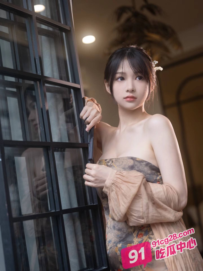 江苏炸裂包养事件 混血美女陈珊珊 真空装服侍主人！ 配图3