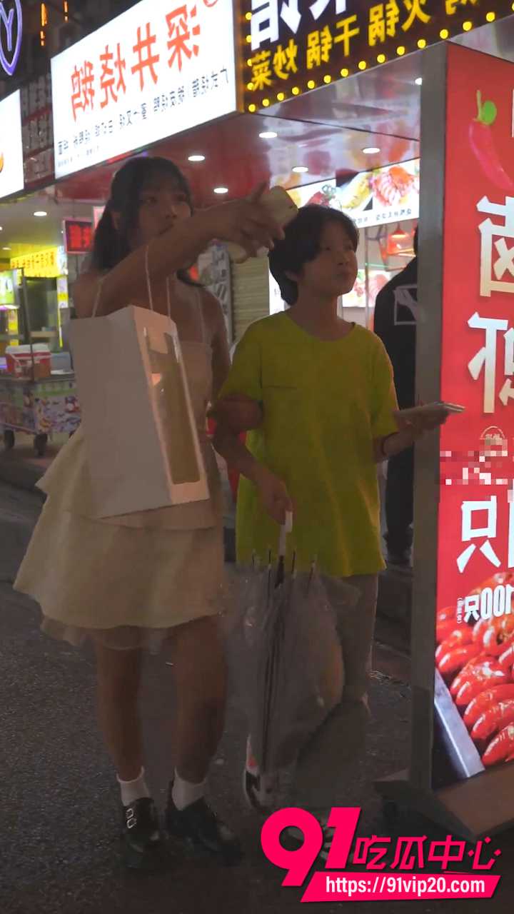 带裙美女1 带裙美女1