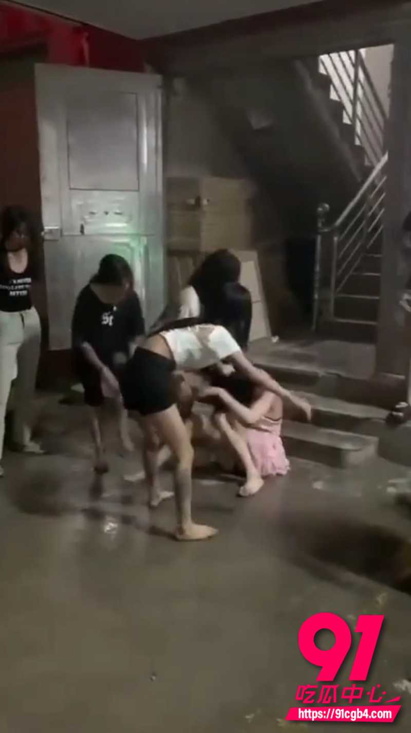精神小妹干架现场 3 精神小妹干架现场 3