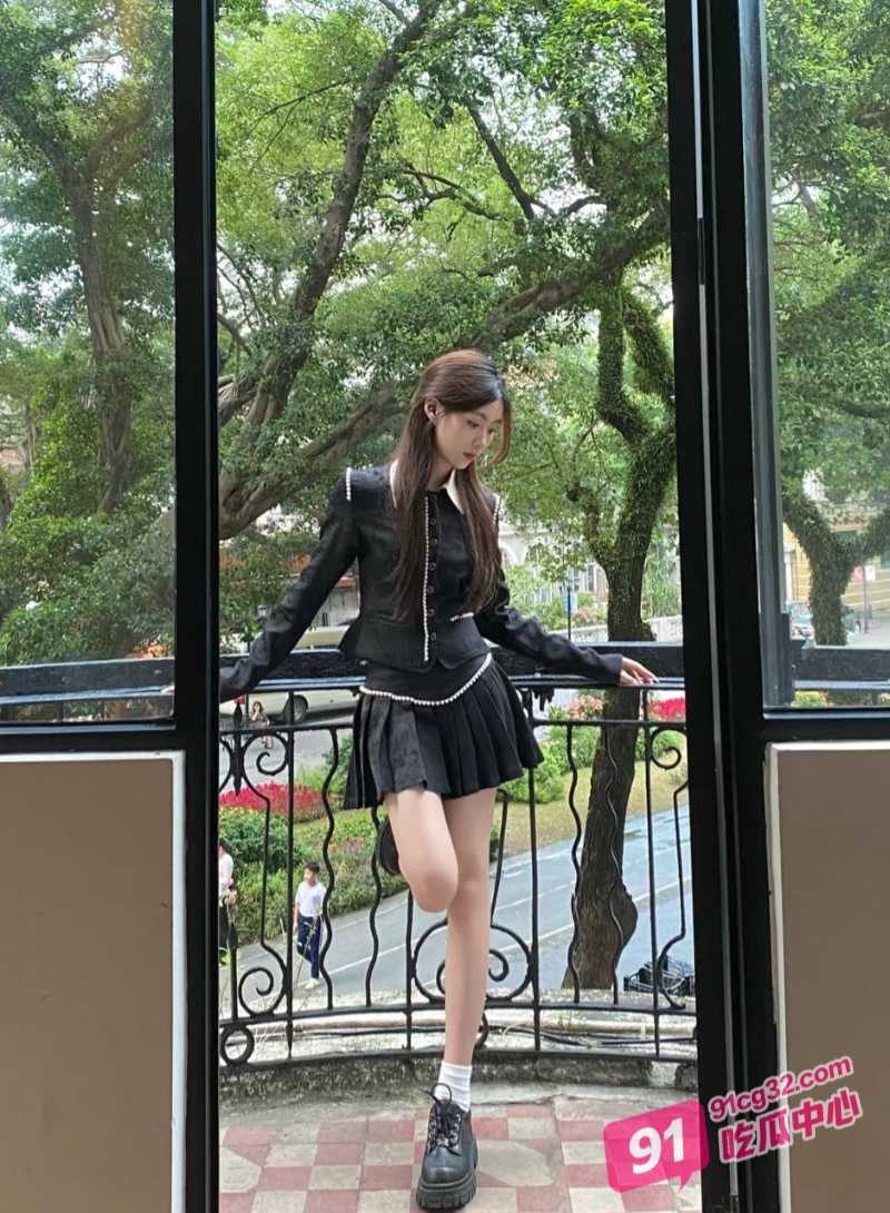 广州高颜值反差网瘾少女 陈敏仪 与男友的性爱自拍泄密 嫩鲍超级粉！ 配图3