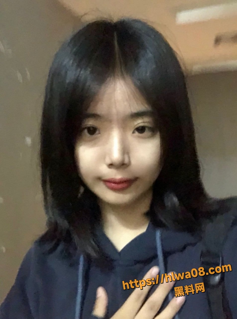 高中发育完美青春学生妹 第一次和男友发生关系 就调教口交深喉 非常享受被男友爆操感觉！