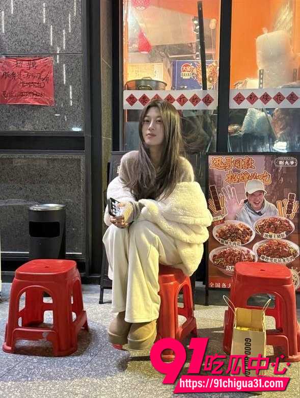 浙江白嫩巨乳反差妹郑玮婷玉男友自拍泄密 巨乳被操的乱甩 大鸡巴猛操高潮喷水不断!