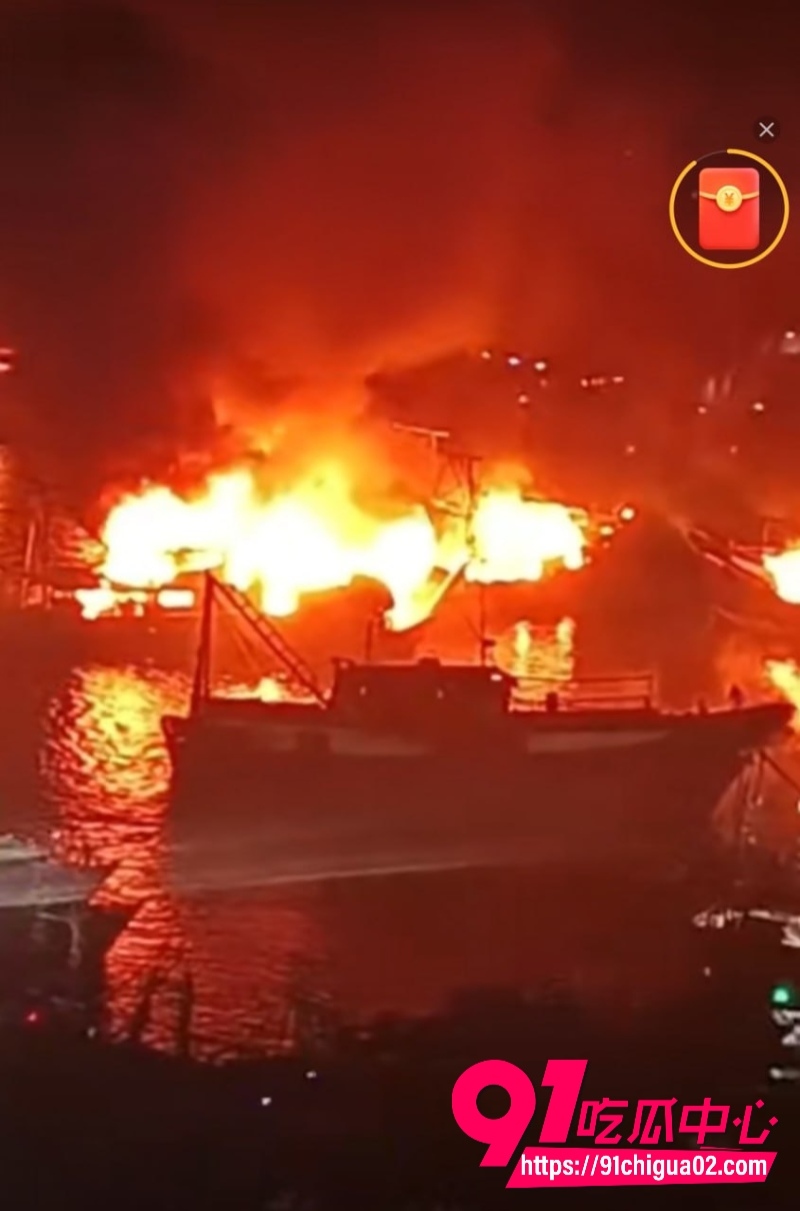 广西北海市银海区侨港镇边贸码头多艘渔船发生火灾5