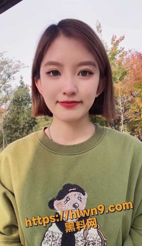 做过口腔检查吗？高颜值美少女给你展现深不见底的粉嫩口腔 这深喉一下不知道有多爽