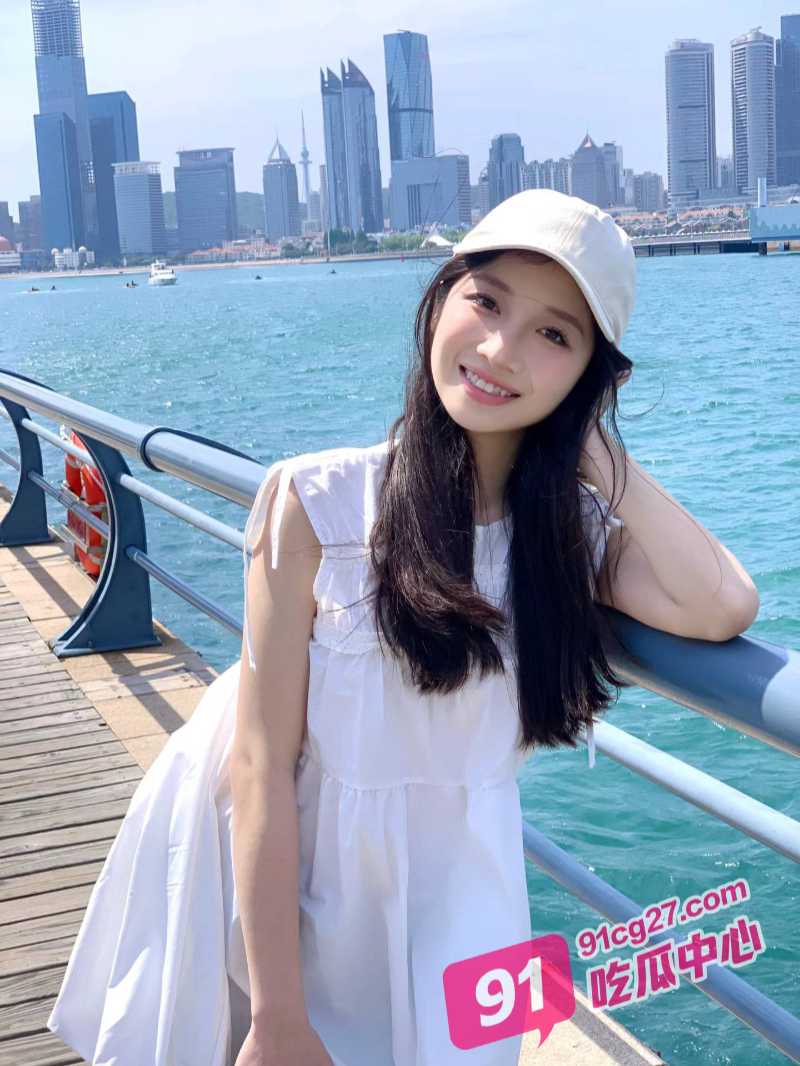 南京第四高中高三学生周依然 被男同学诱拐回家口交 羞涩处女初尝禁果！